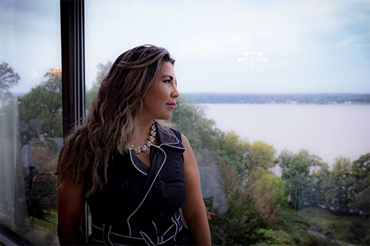 mulher-reflexiva